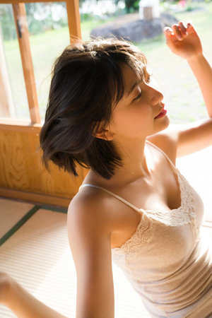 白丝超短裙被输出娇喘不停小说