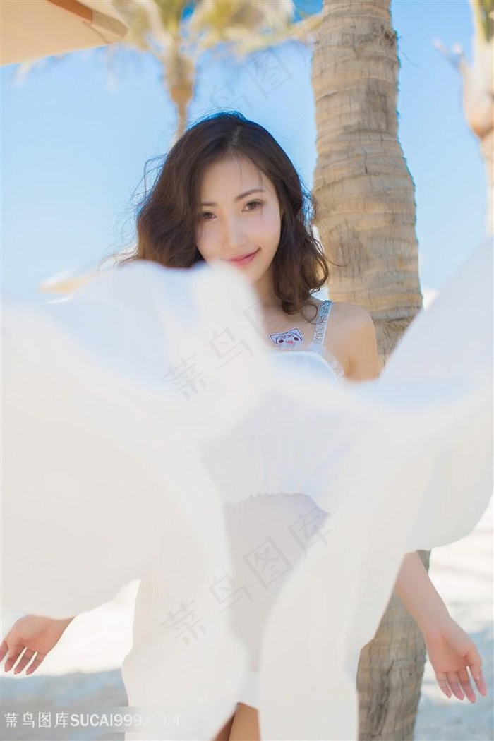 法国时装透露两点服装展