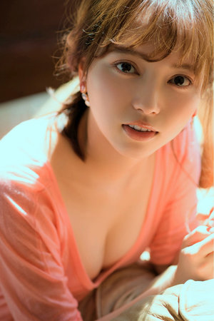 一小孩子和妈妈生孩子