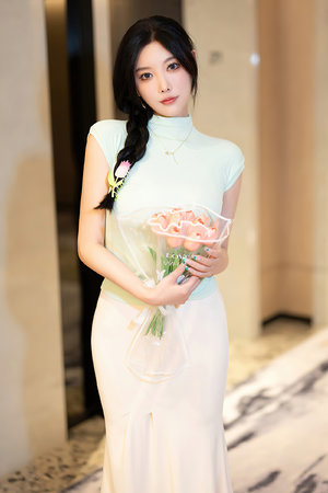 男女边摸边吃奶边做动态图