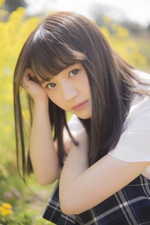 美女扒开粉嫩尿口照片