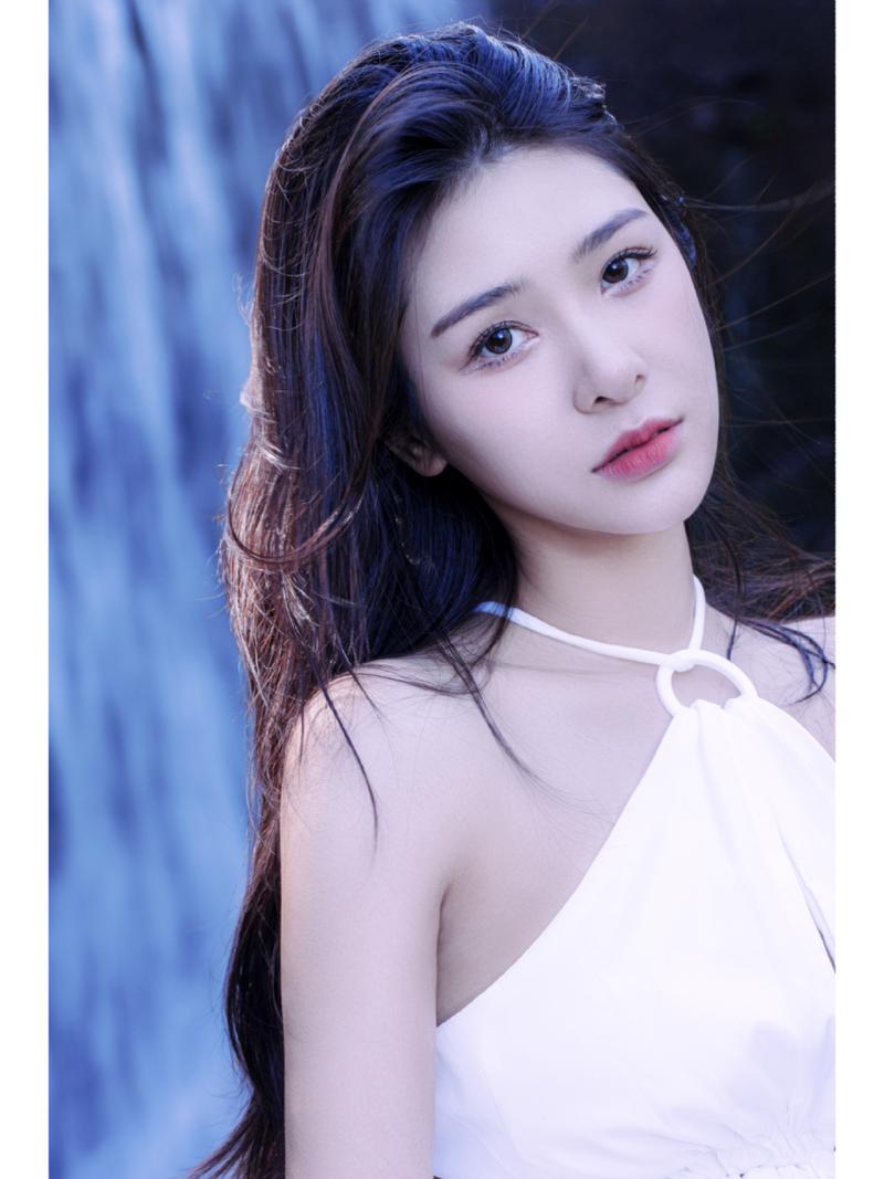 高中美女脱内内裤露尿口