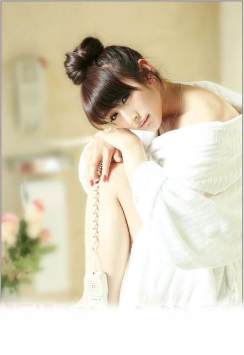 一小孩子和妈妈生孩子