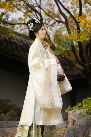 双性皇帝play龙椅play