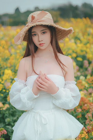 白洁被扒开大腿挺进湿润