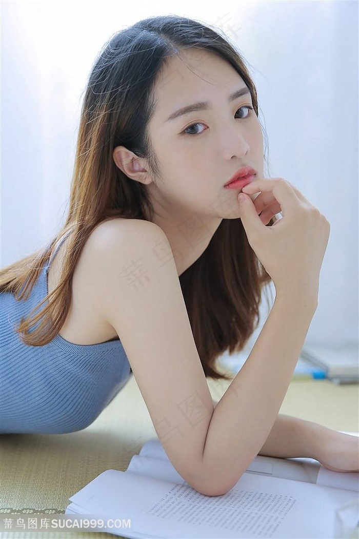 半个月亮打一字谜