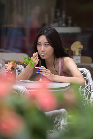 午夜嫩模美女福利视频