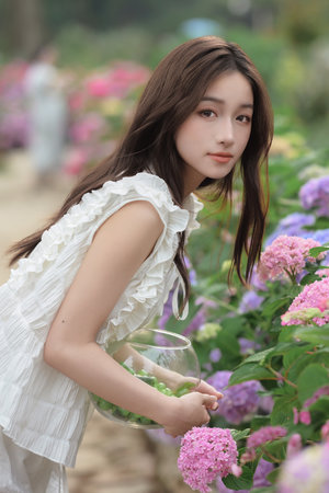 善良女秘书的目的在线播放