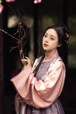 18岁以下禁止进入网站