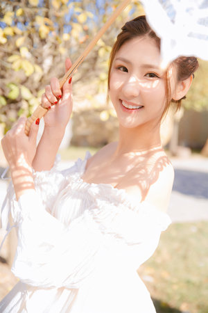 男人猛激烈吃奶gif动态图