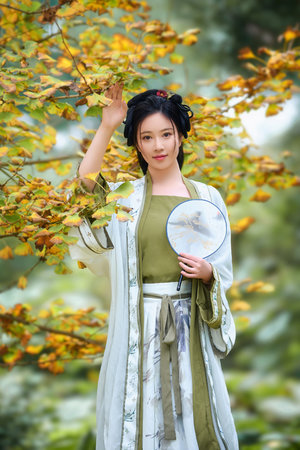 我身上两个奶被男人揉搓电影