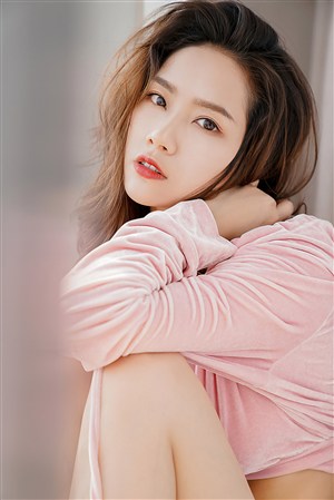 老师在办公室打扑克