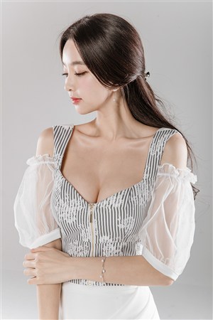 年轻的部长夫人中字