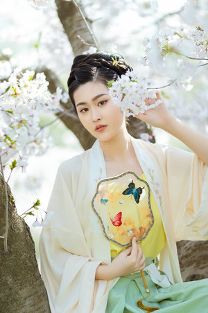 女生掰开屁股让男生诵视频