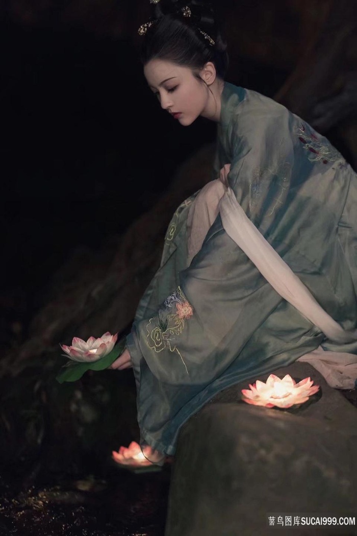 跳d放在里面逛超市的