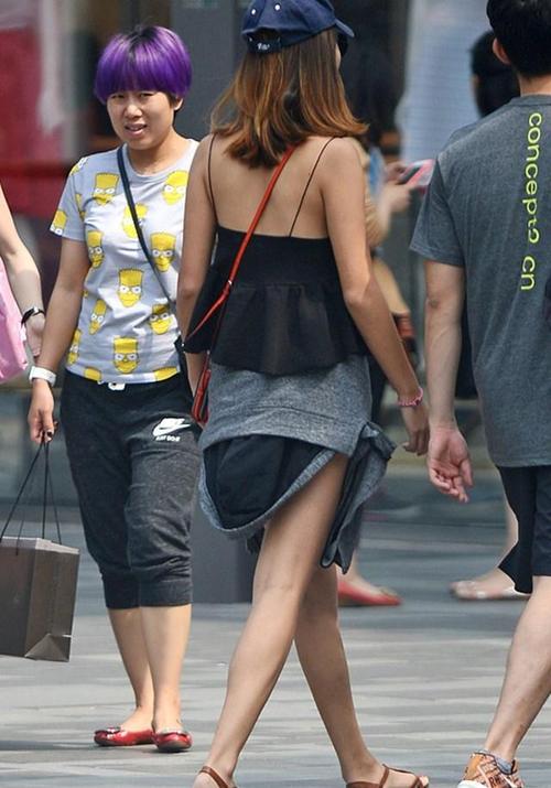 究惑r车禁闭室微博