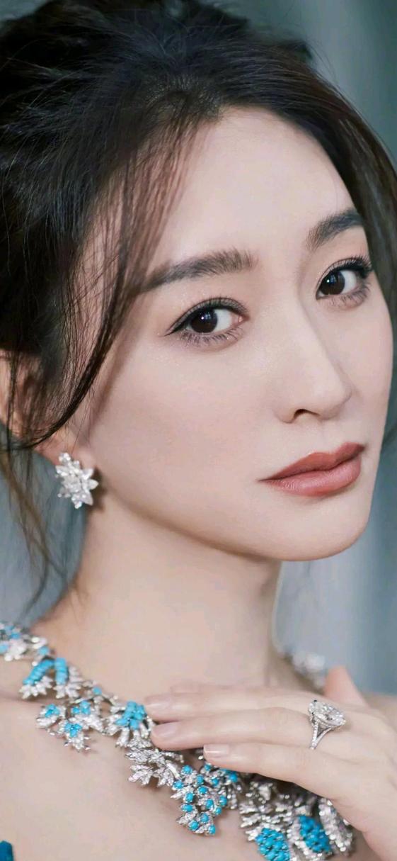 年轻的保姆电影