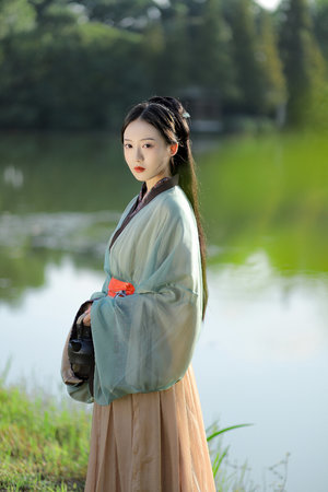 动漫美女被绑图片