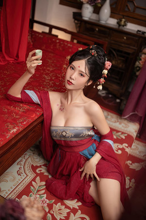 美女丁字裤色诱情趣热舞