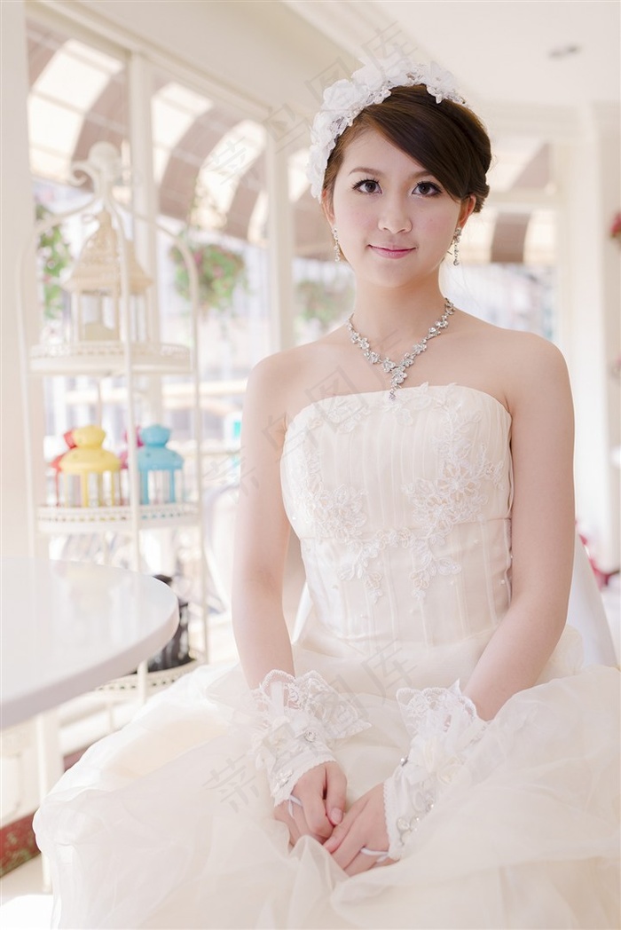 四个婚礼一个葬礼