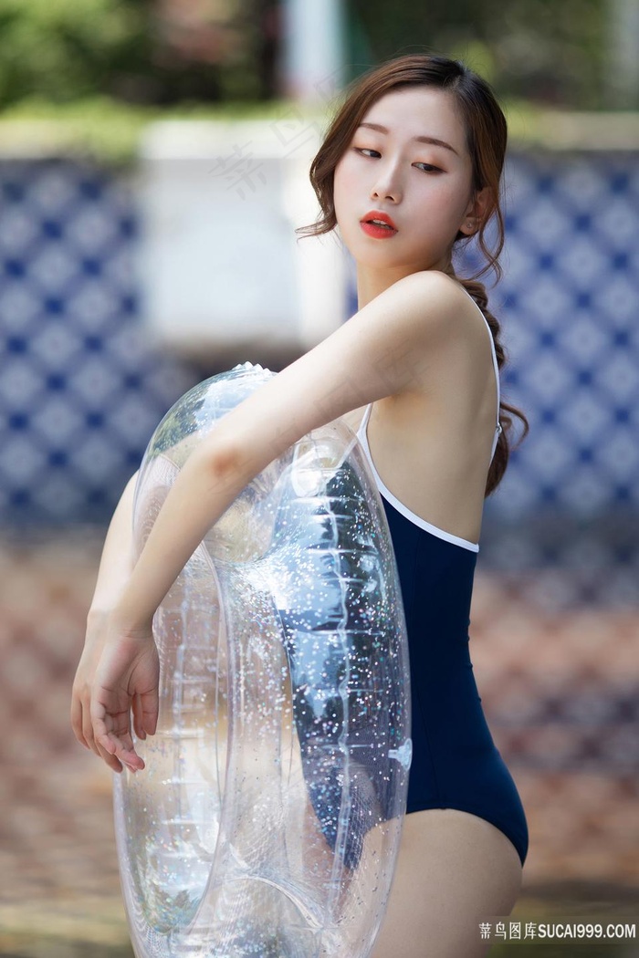 邻居的遗孀幼妻