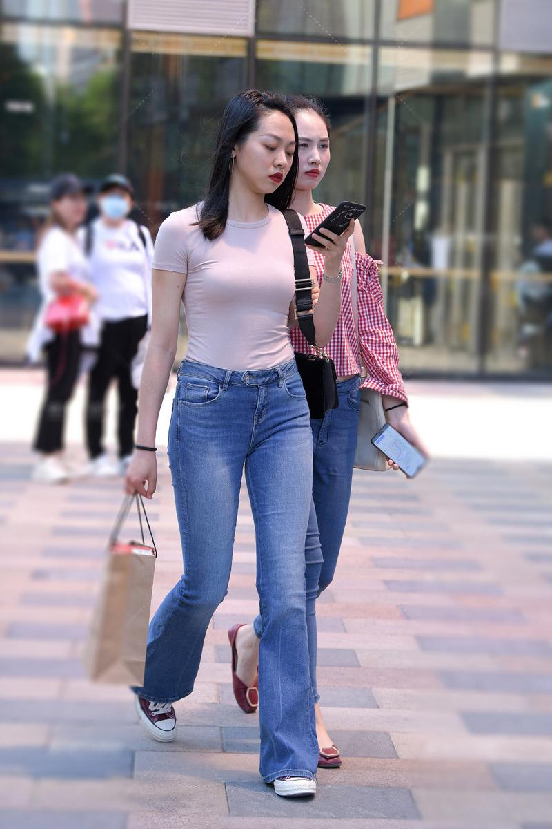 清军大营里的女囚