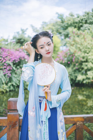 公子被迫夹玉势憋尿