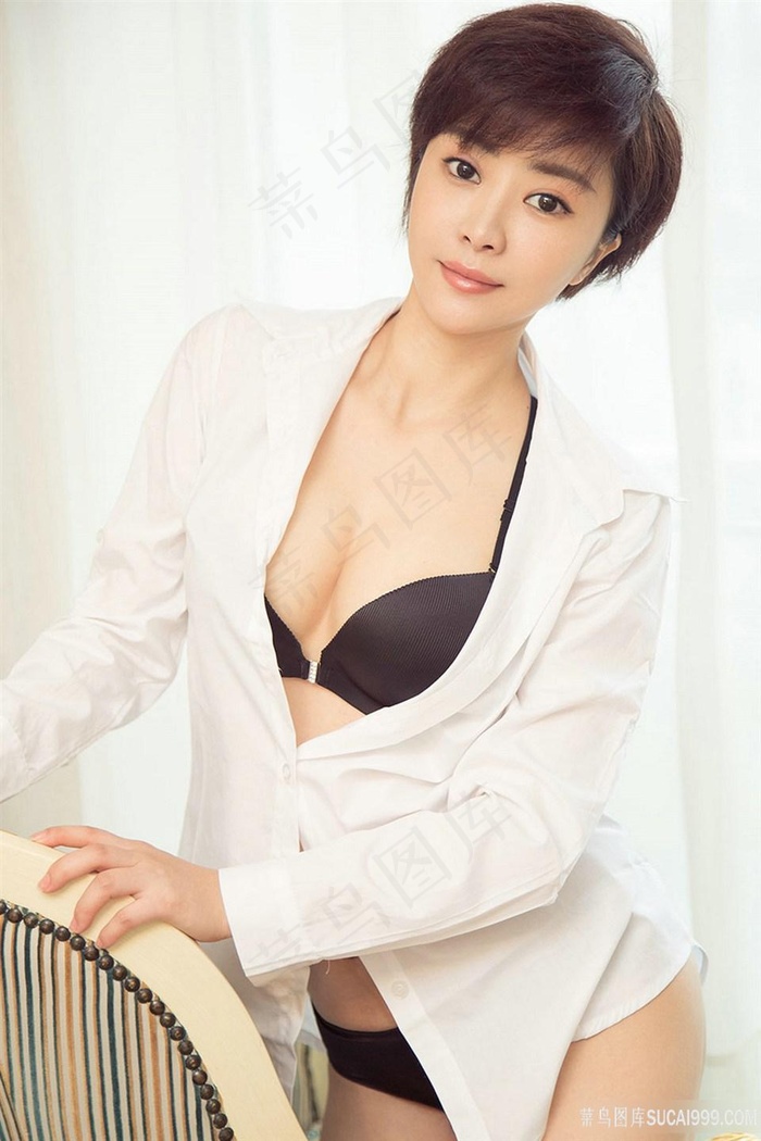 浴室边摸边吃奶边做边爱的口述