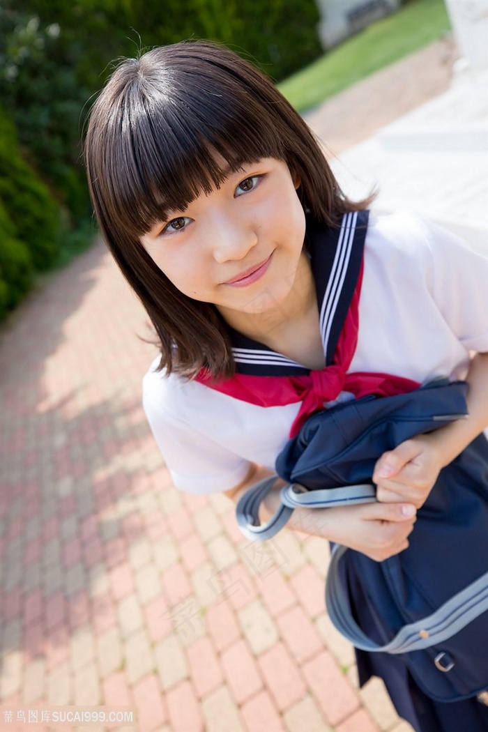 男澡堂洗澡勃起好大一根