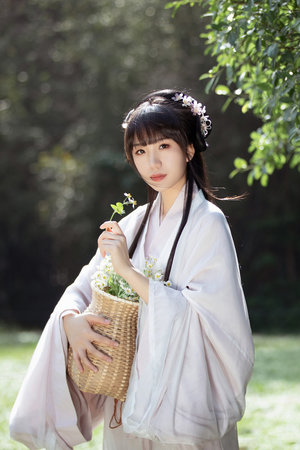 奶水饱涨一高潮就出奶水