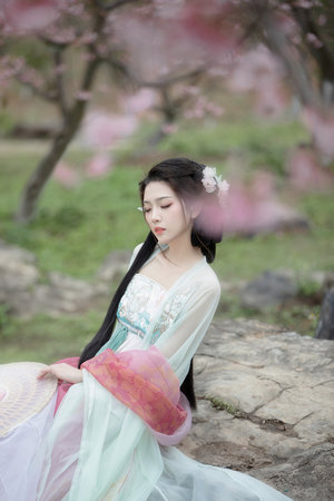 陈宝莲a毛片在线播放