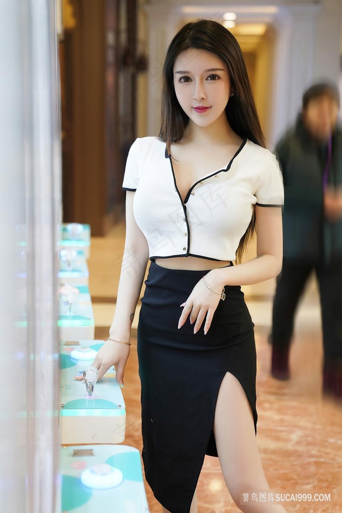 狠狠挺进佟丽娅身体