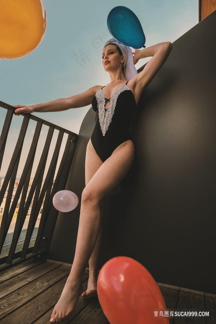 黑色吊带蕾丝丝袜