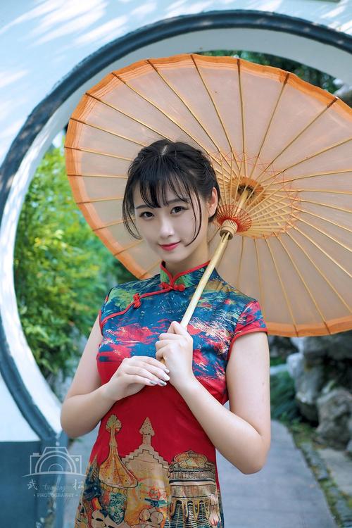 BL受自愿成为公共便器