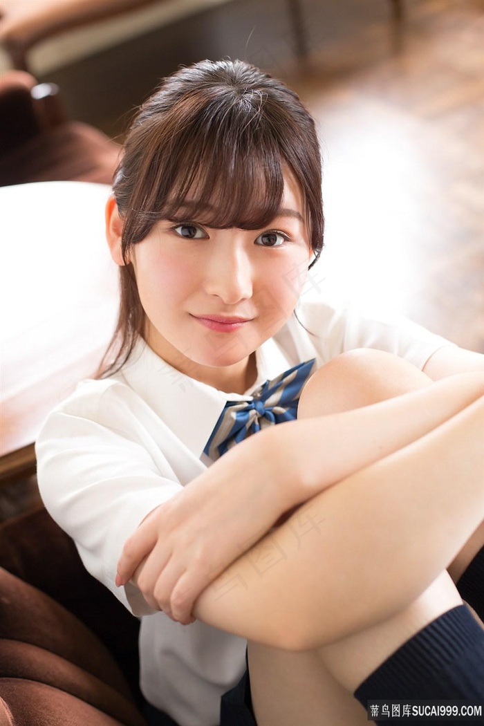 看她被肉棒抽插的一脸享受