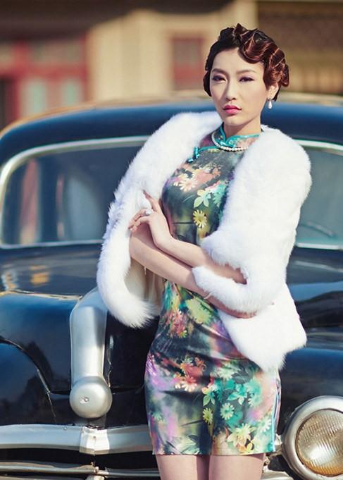 写作业是学长在后面c