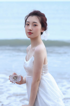 白丝超短裙被输出娇喘不停小说