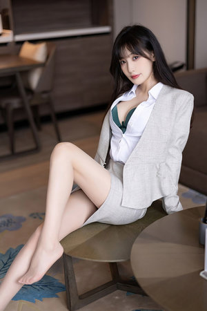 鞠婧祎第一次好紧好爽小说