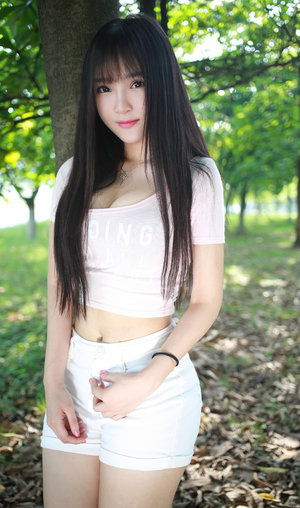 小婷又嫩又紧又滑又多水