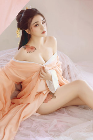 反差大奶学生妹自慰系列