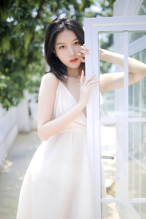 小巷里的秘密漫画免费画土豪漫