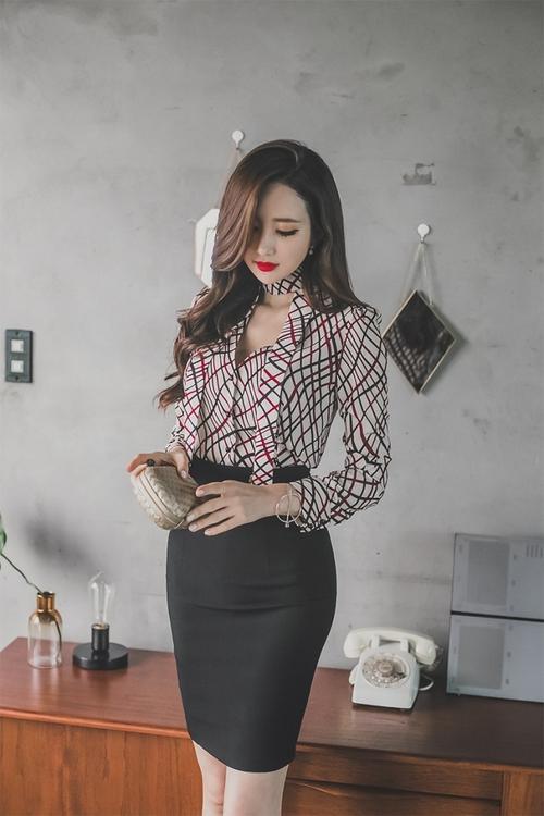 年轻漂亮的女教师2