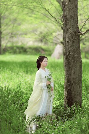 一个在上面两个在下边