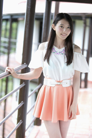 4个大学生按摩做爰按摩