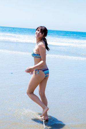 天海翼第一次与黑人