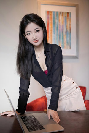 撕破丰满少妇的黑丝旗袍