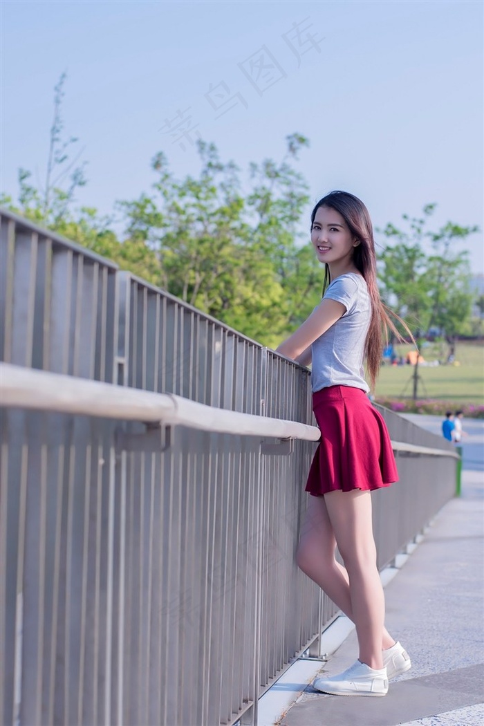 揉我胸啊嗯～下面出水了小