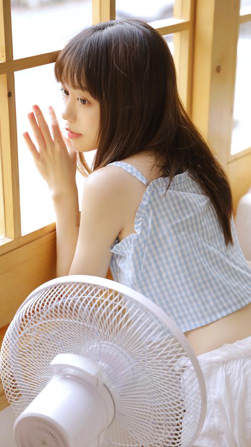 校花没戴罩子揉了一节课