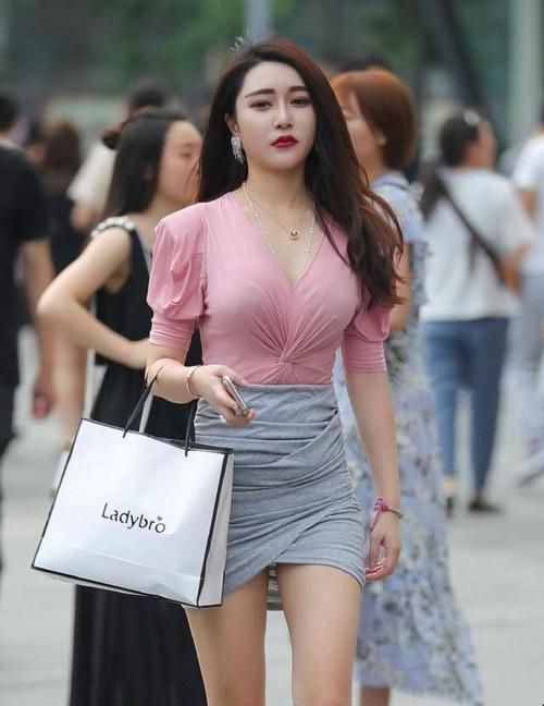 拔插拔插海外华人免费