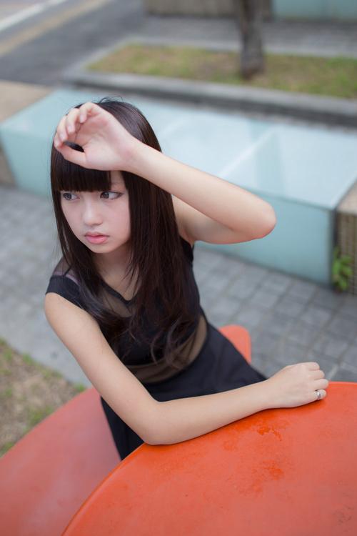 国模人体极品粉鮑欣赏